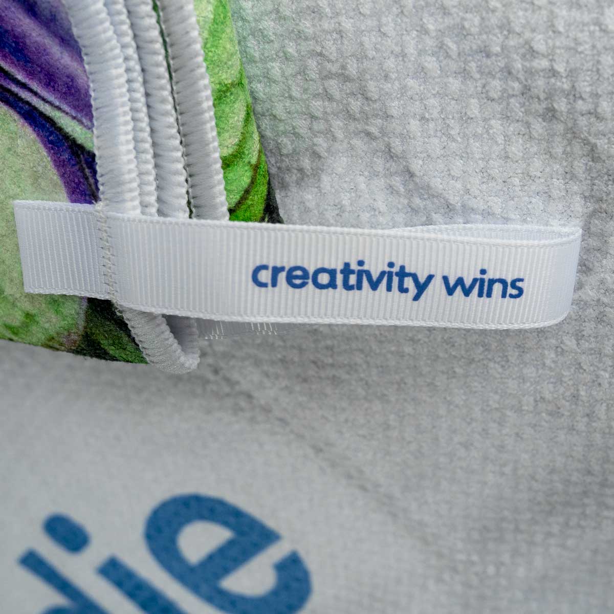 Dreamweaver Towel – Flowers